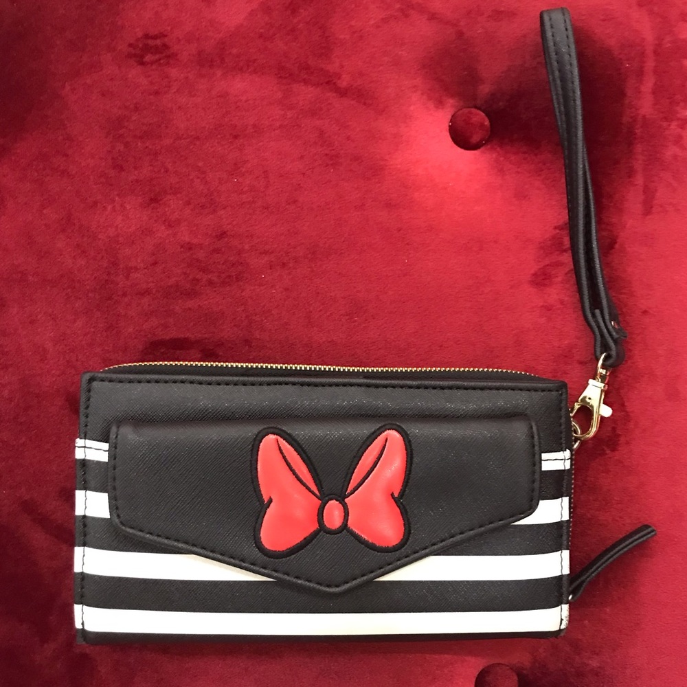 Disney Parks Minnie Mouse wallet ♥️